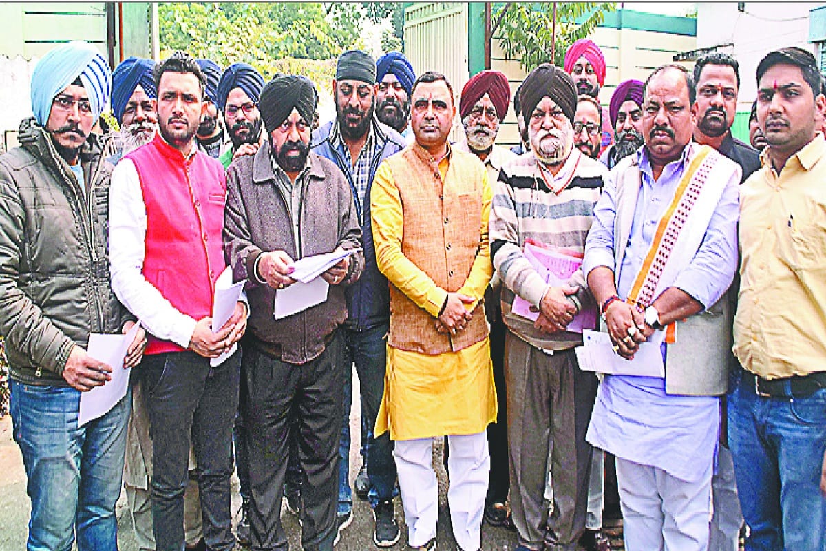 Meerut, Blame on santt luks hospital director pressure of religion change