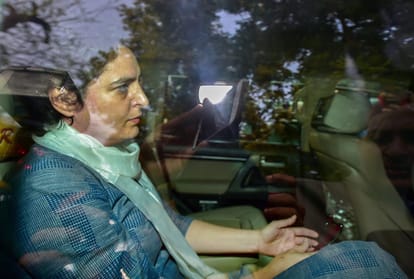 workers didnt answer to easy question asked by priyanka gandhi