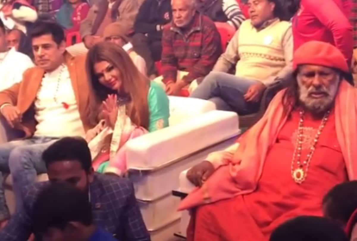 rakhi sawant reached kumbh mela she wear sindoor chhoda and bindi