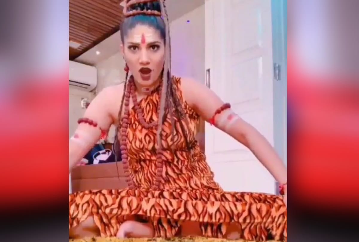Bollywood Actress Sapna Choudhary Tik Tok Videos Viral on Social Media