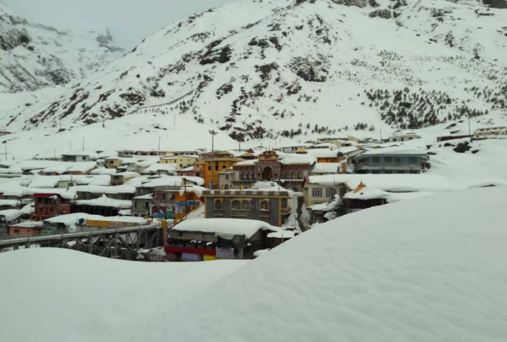 Uttarakhand covered thick blanket of snow after heavy snowfall photos
