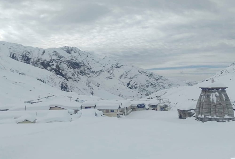 Uttarakhand covered thick blanket of snow after heavy snowfall photos
