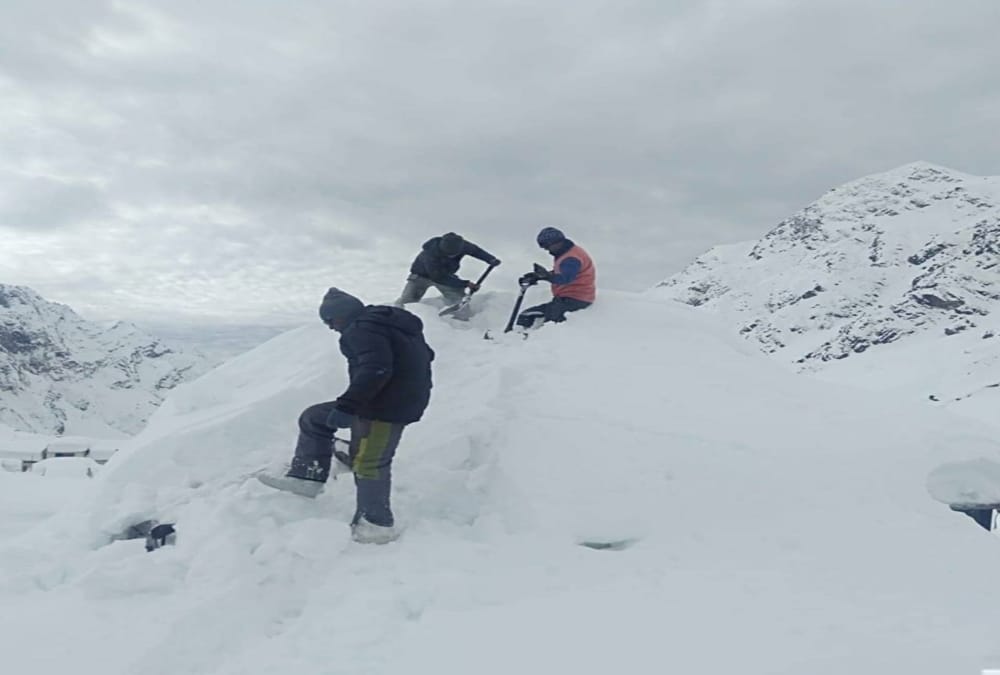 Uttarakhand covered thick blanket of snow after heavy snowfall photos