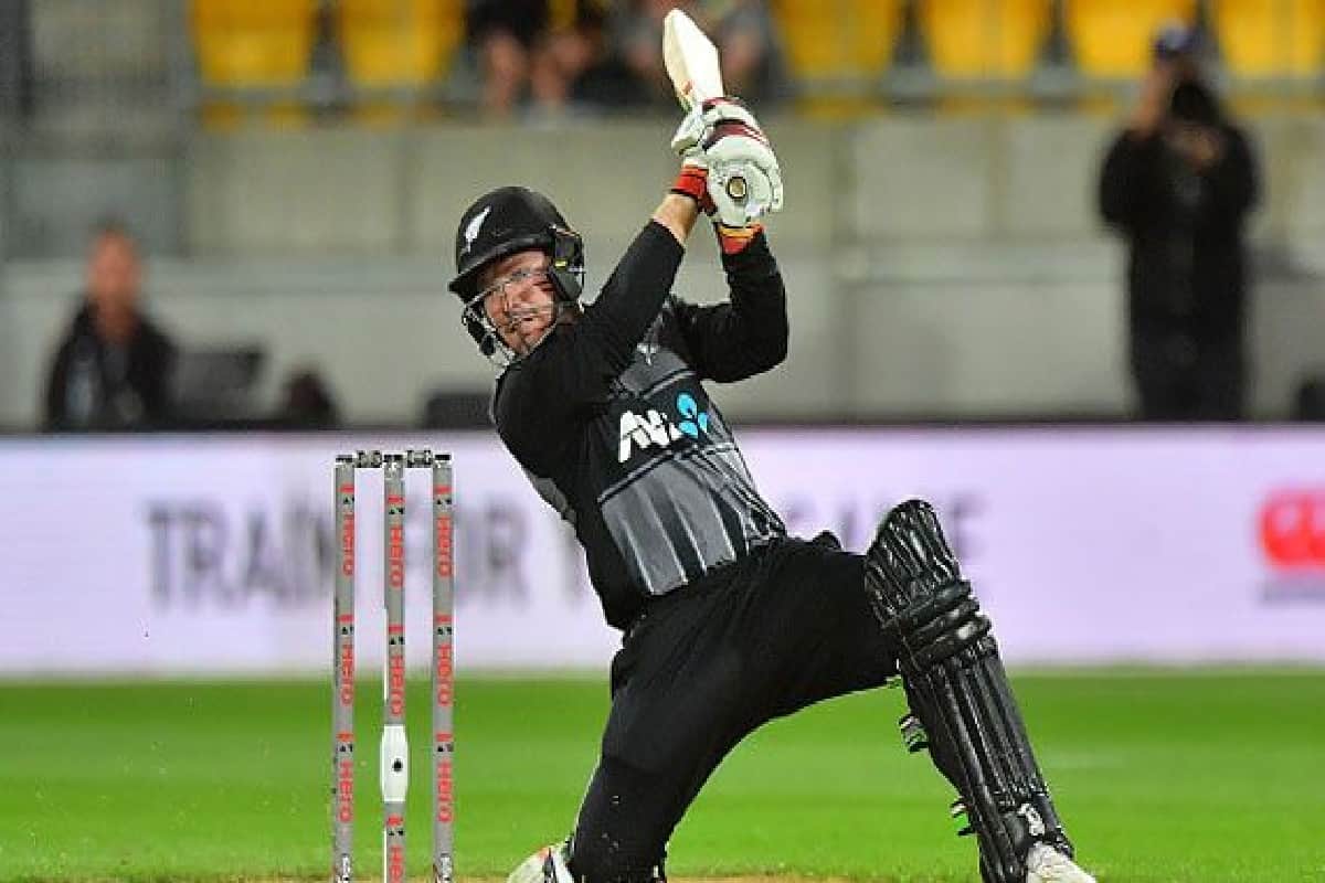 dhoni stump out tim siefert video viral in final t20 against new zealand