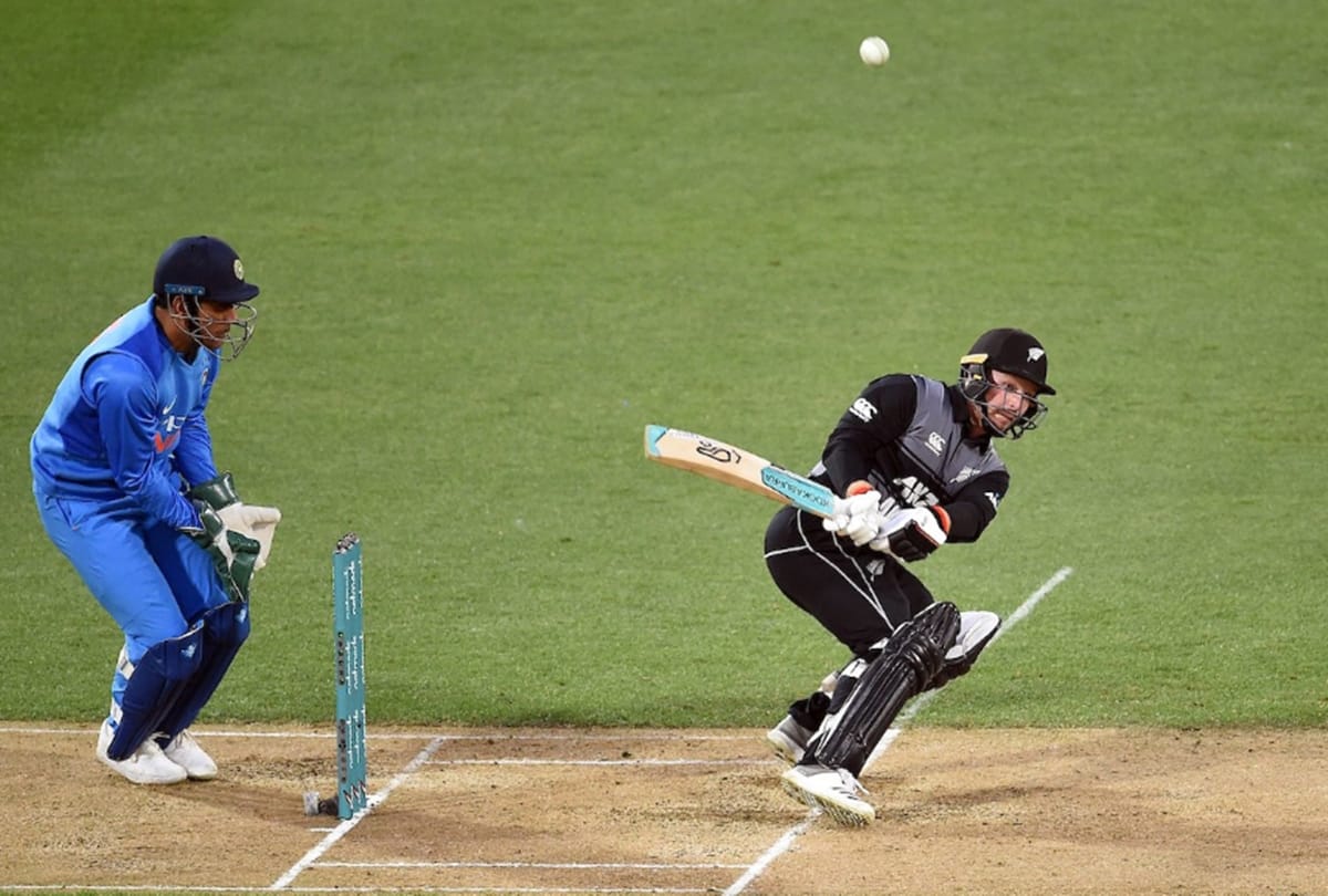 dhoni stump out tim siefert video viral in final t20 against new zealand