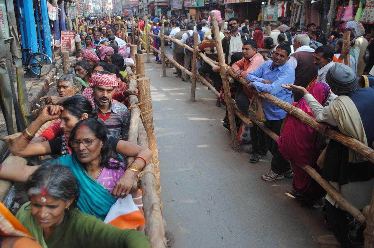 Kumbh devotee Kashi Vishwanath reached after Mauni Amavasya