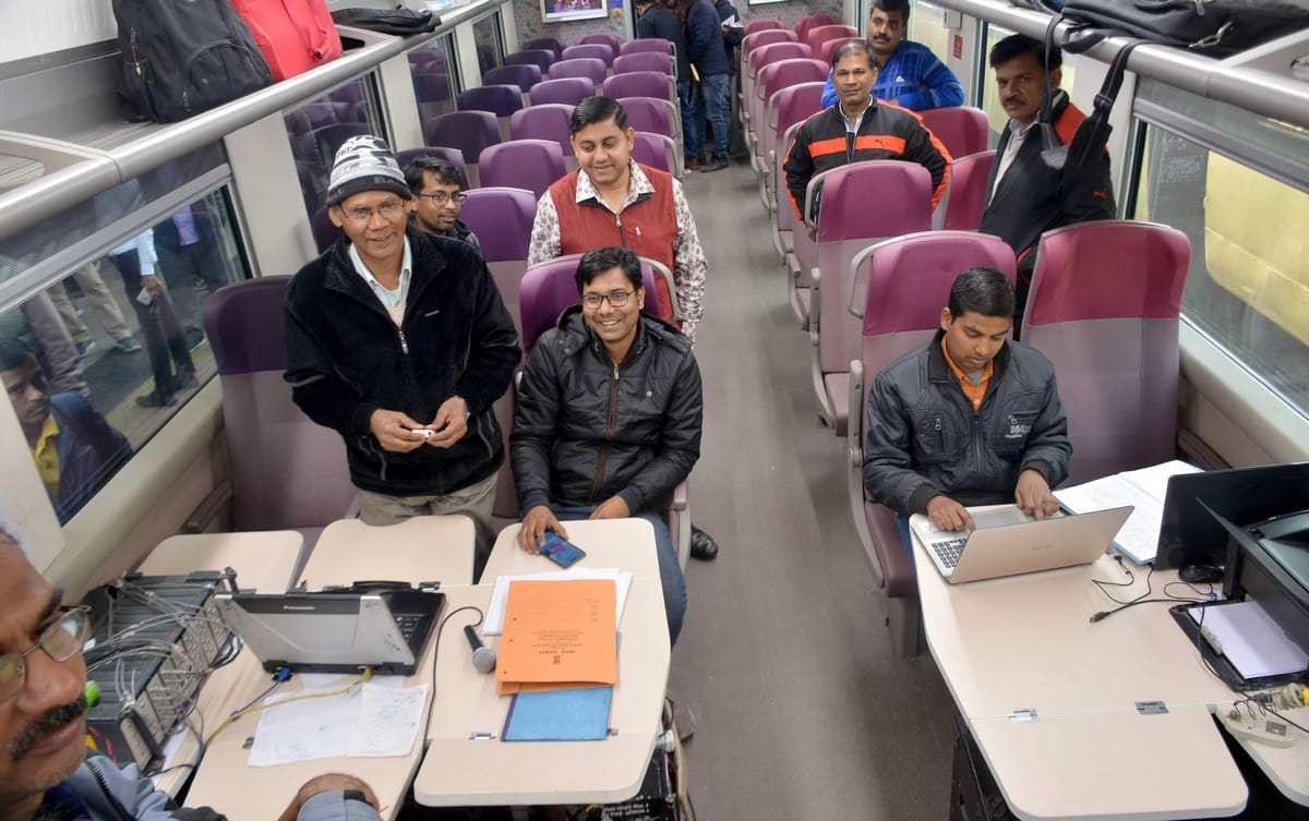 vande bharat express: two famous restaurants will supply food in vande bharat express