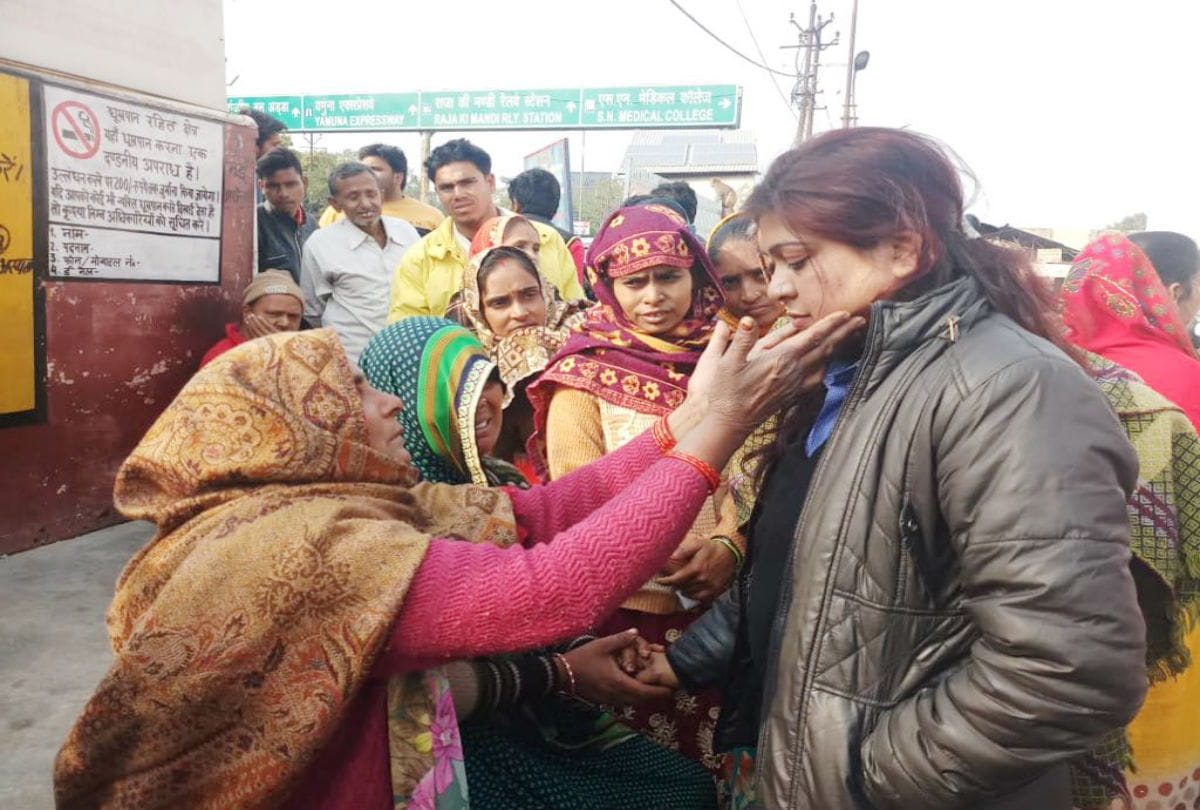student killed in truck roadways bus collision in agra