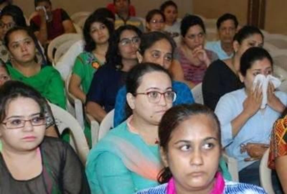 crying club in surat first indian crying club