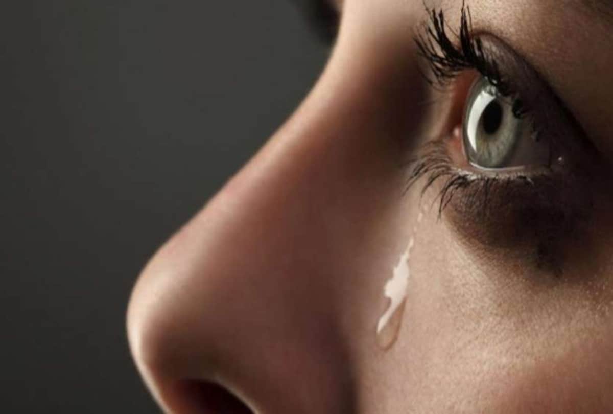Why people start getting emotional  after making a physical relation