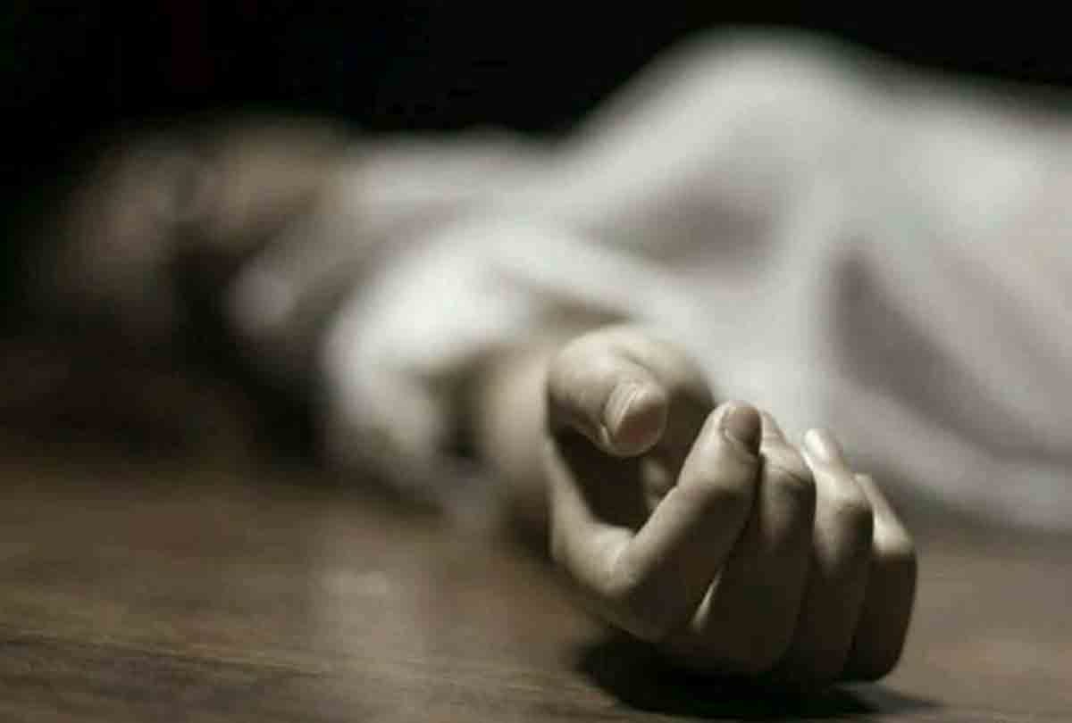 girlfriend boyfriend found in park and after some time girl dead