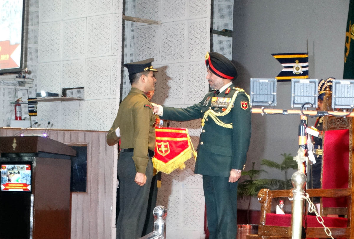investiture cermony in northern command jammu kashmir, martyred nazir ahmed wani got sena medal bar
