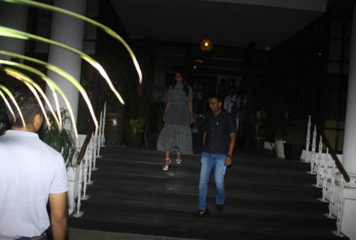 Isha Ambani came in such a way, Maxi dressed in the wife watching Anand Piramal