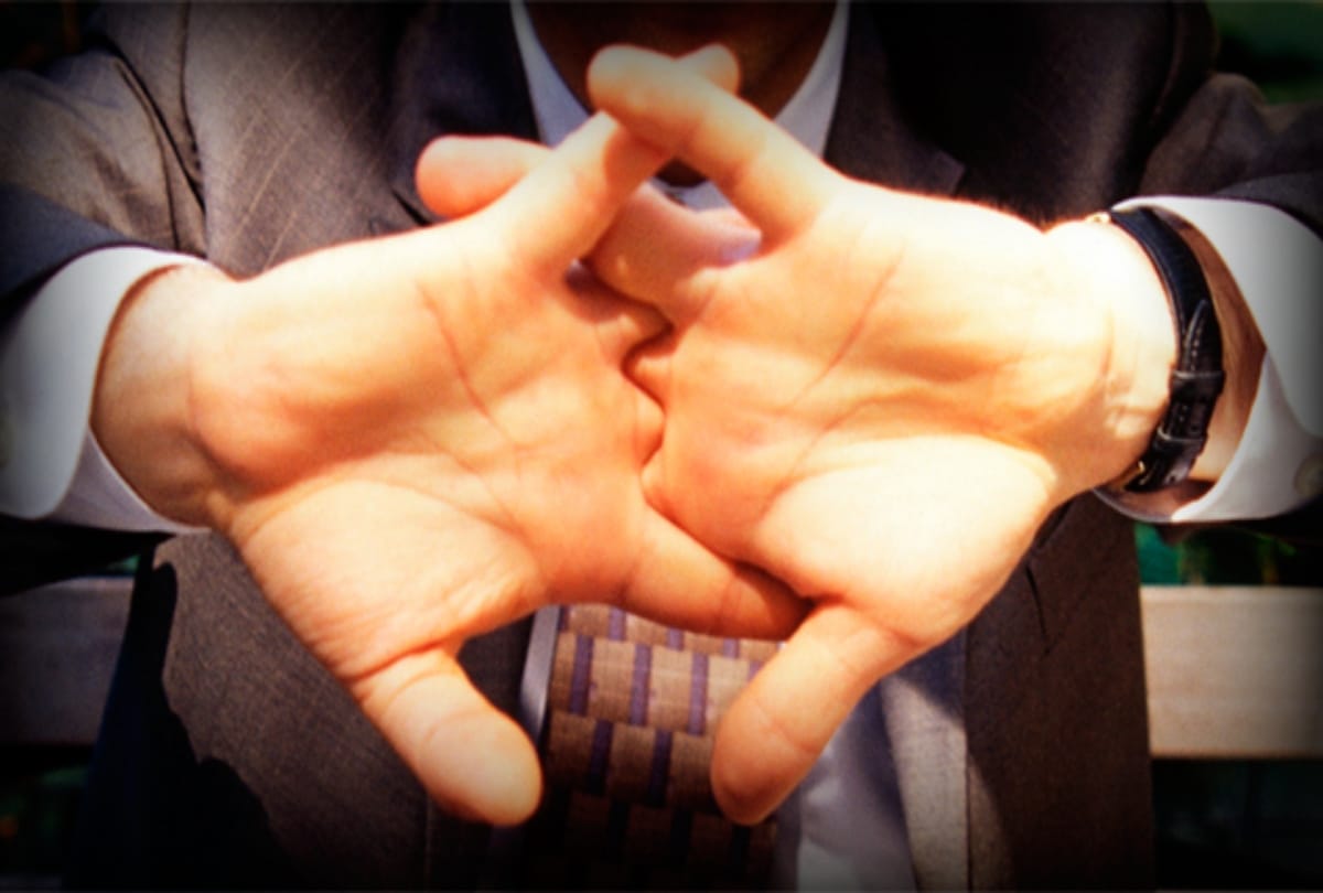 knuckle cracking effects on your hands and joints