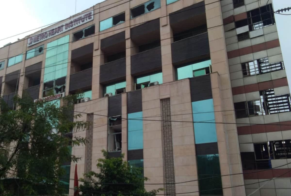 fire breaks out in metro heart hospital noida see rescue operation in photos