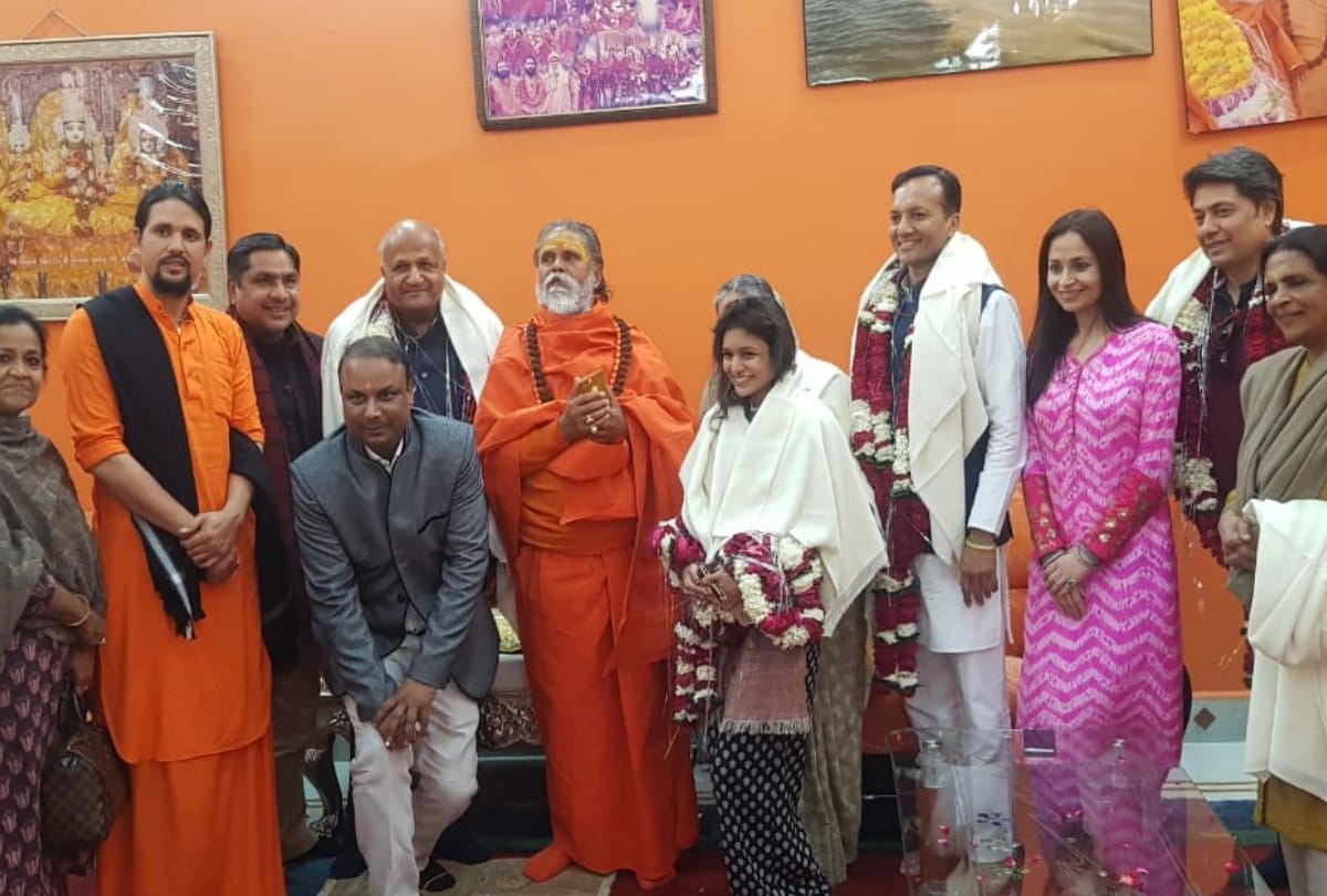 Kumbh Mela: Business icon naveen jindal holy dip in sangam with family