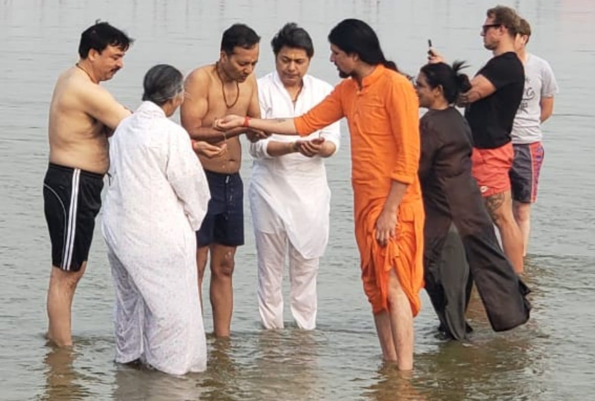Kumbh Mela: Business icon naveen jindal holy dip in sangam with family