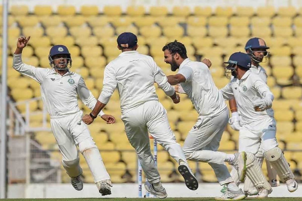 Irfan Pathan and 100 other cricketers asked to leave Jammu and Kashmir at the earliest
