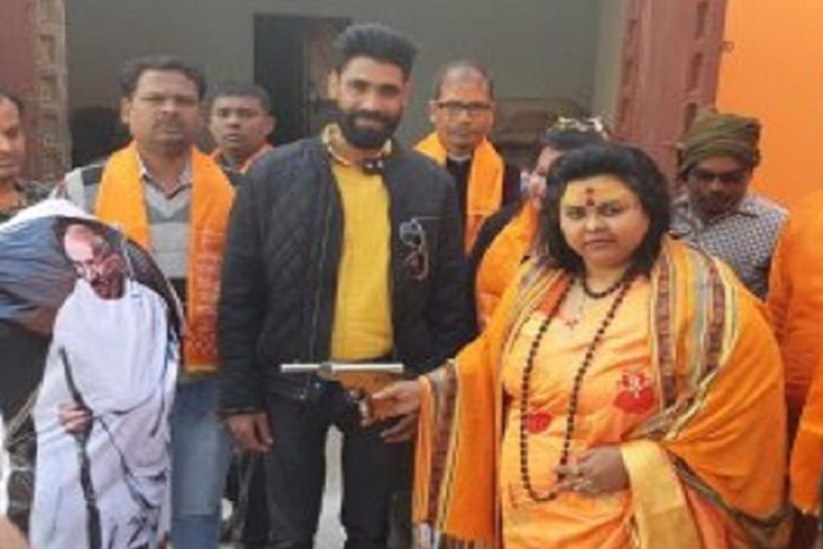 Saharanpur, Pooja Pandey who fired at Mahatma Gandhi's statue is related to Saharanpur