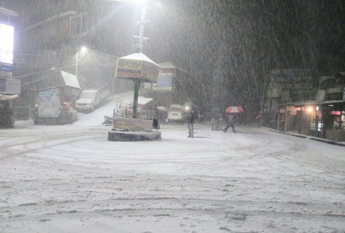 heavy snowfall started in shimla city on 07 february