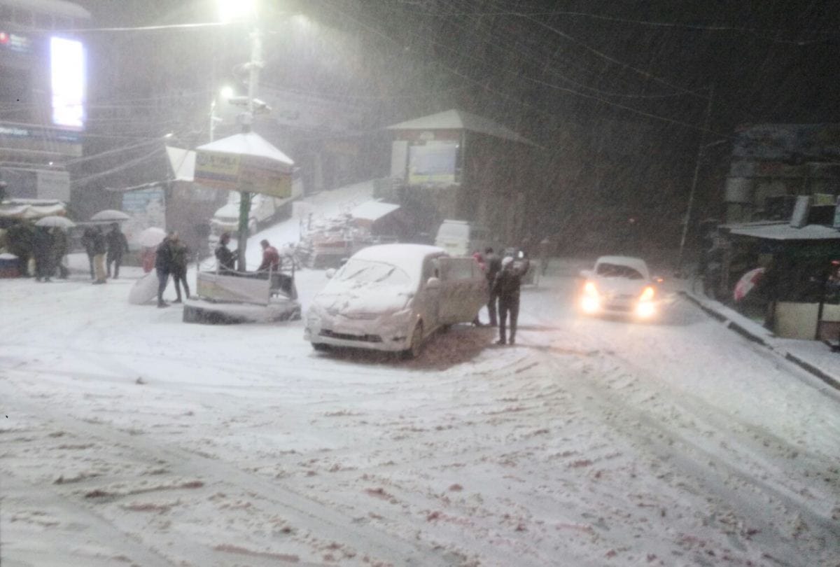 heavy snowfall started in shimla city on 07 february