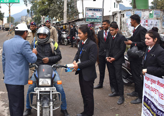 यातायात नियमों में बरतो सख्ती, तभी मिलेगी दुर्घटनाओं से मुक्ति