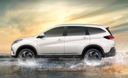 Mahindra Marazzo and Jeep compass Rival Toyota will launch Avanza MPV and Toyota Rush