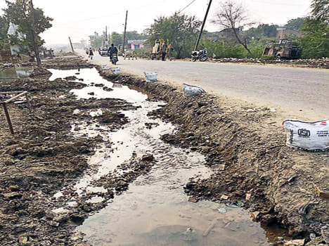 Pipeline collapses in widening of highways