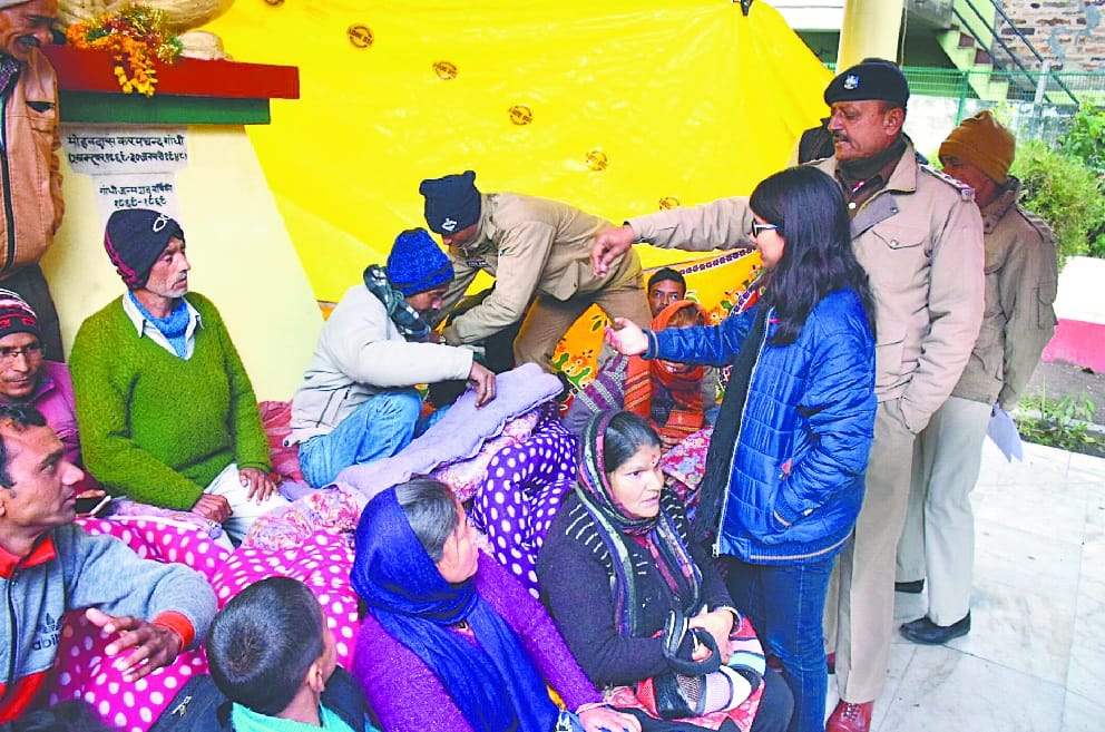 two alpas worker sent to hospital