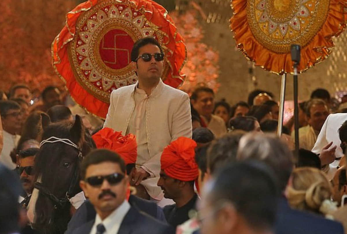 Mukesh ambani son akash ambani and shloka mehta marriage detail