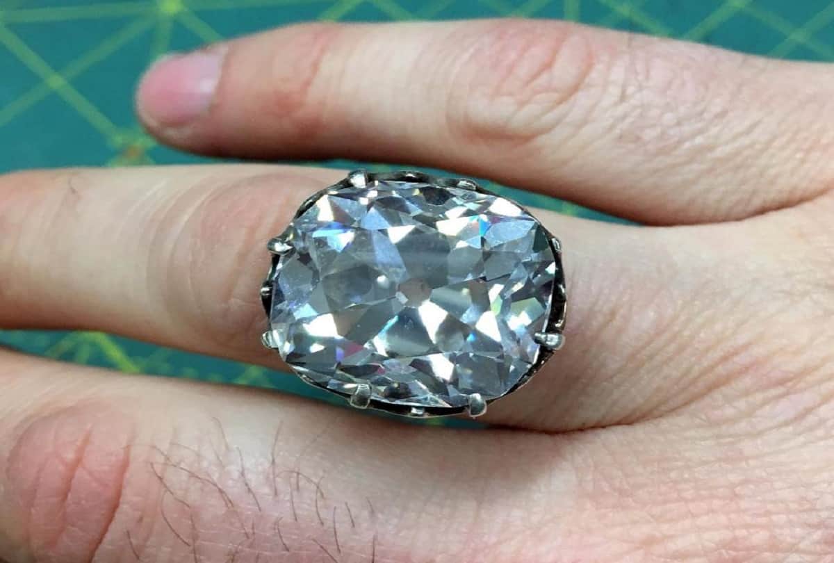 Woman bought a Artificial diamond ring for rs 850 but after 33 years  the reality was very shocking