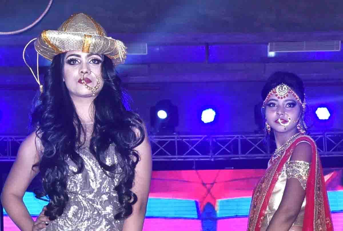 models ramp walk in college festival