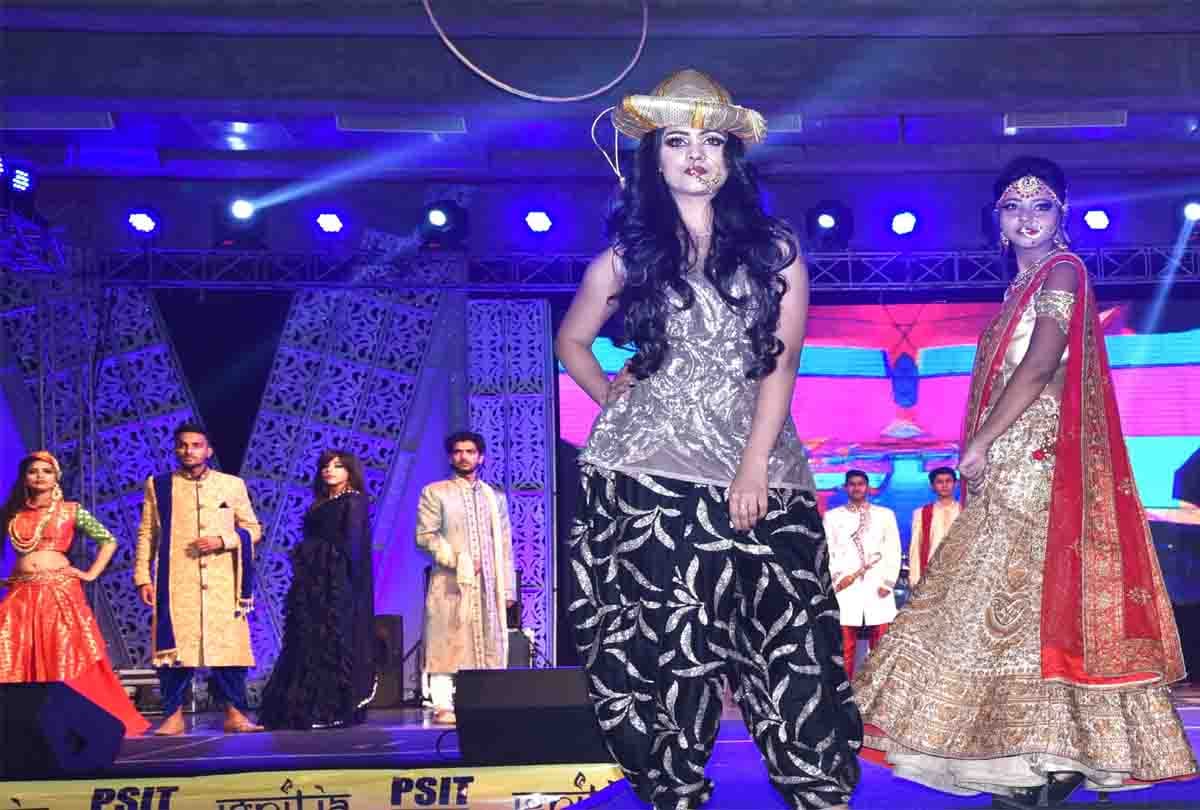 models ramp walk in college festival