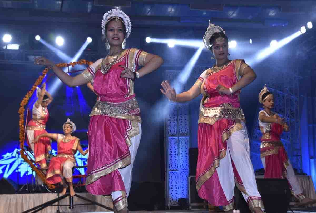 models ramp walk in college festival