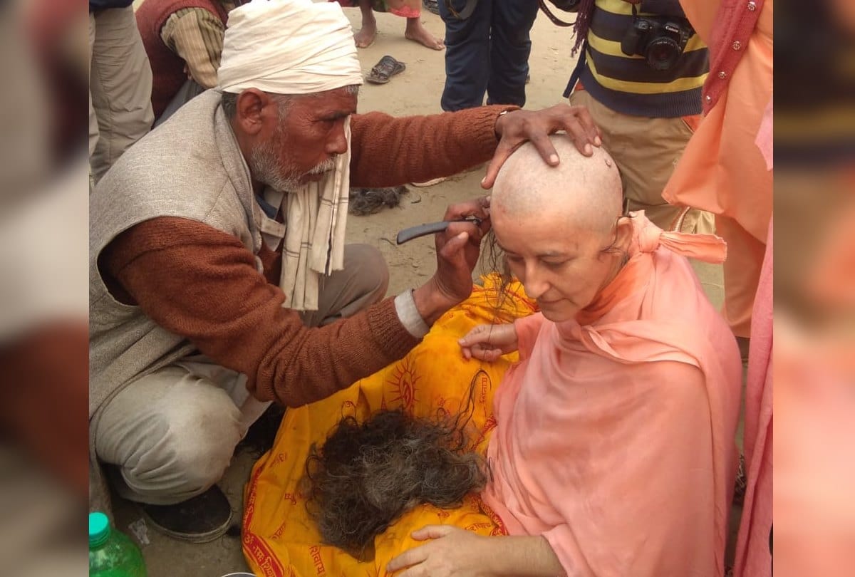 Sadhvis predominance on naga sadhu in akharas in Kumbh mela prayagraj
