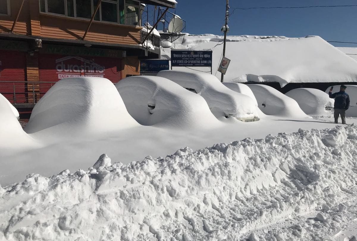 Himachal Pradesh Snowfall breaks record in Mandi Solan Shimla Manali Kullu Dalhousie Chamba