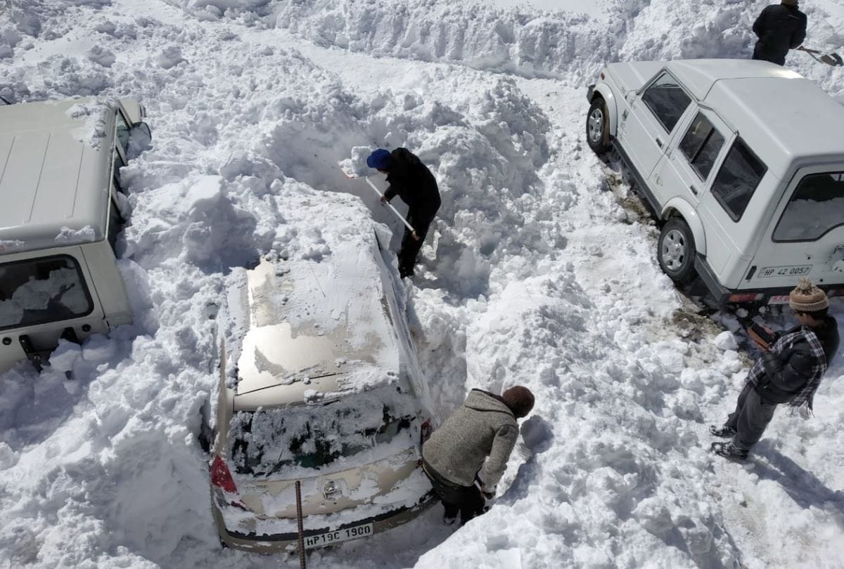 Himachal Pradesh Snowfall breaks record in Mandi Solan Shimla Manali Kullu Dalhousie Chamba