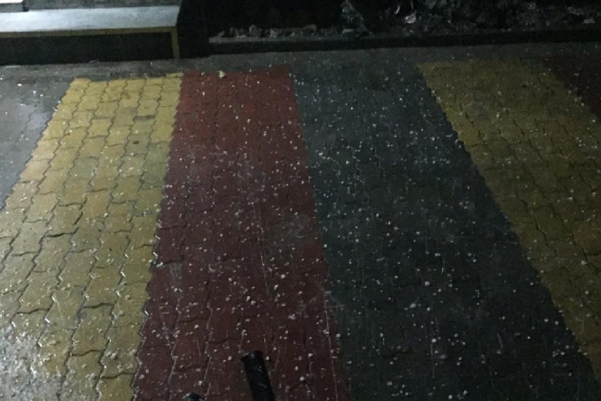 Meerut, fast rain and hailstones of many hours in West UP