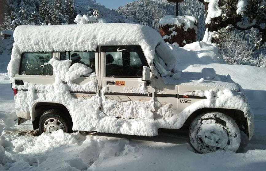 पहाड़ों से लेकर मैदानों तक बर्फ, जनजीवन ठप