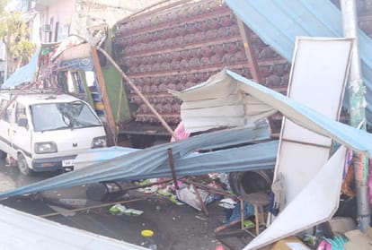 One killed as truck rams into shop in Una Himachal Pradesh
