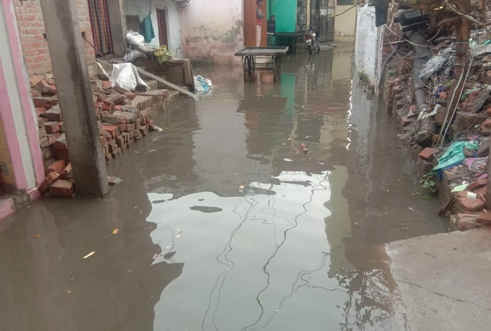 heavy rain in some districts in uttar pradesh.