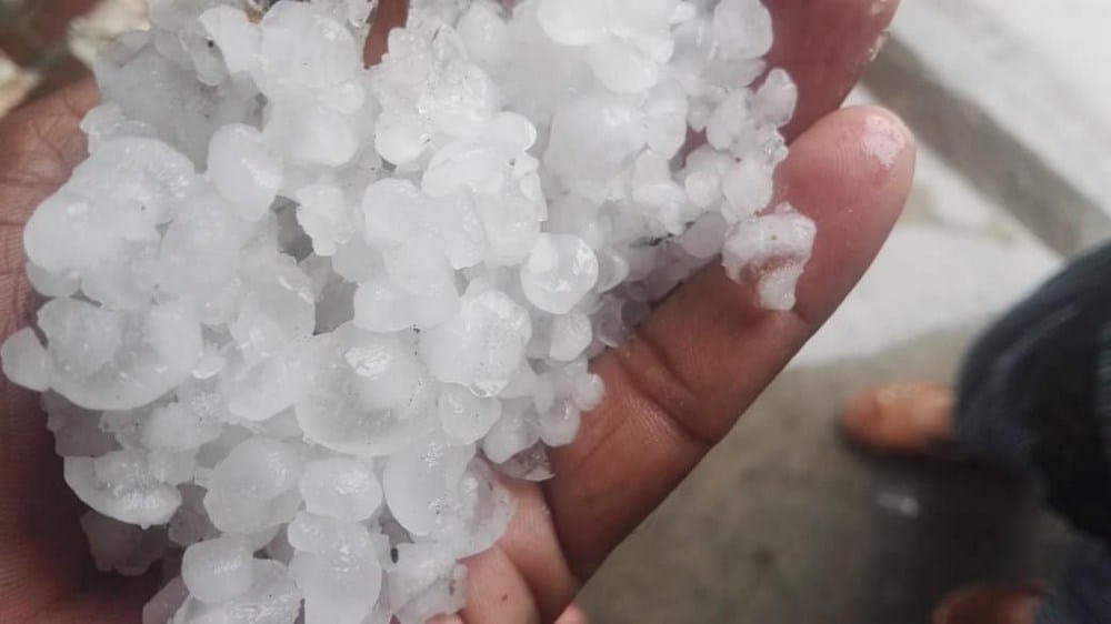 due to rain electricity stopped of 400 villages