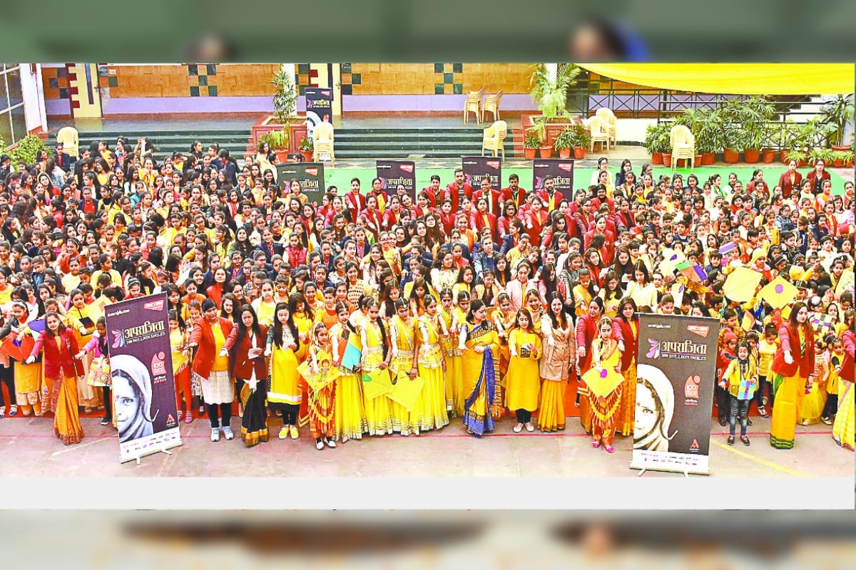 girls student dance performance in meerut will steal your heart on Basant panchmi