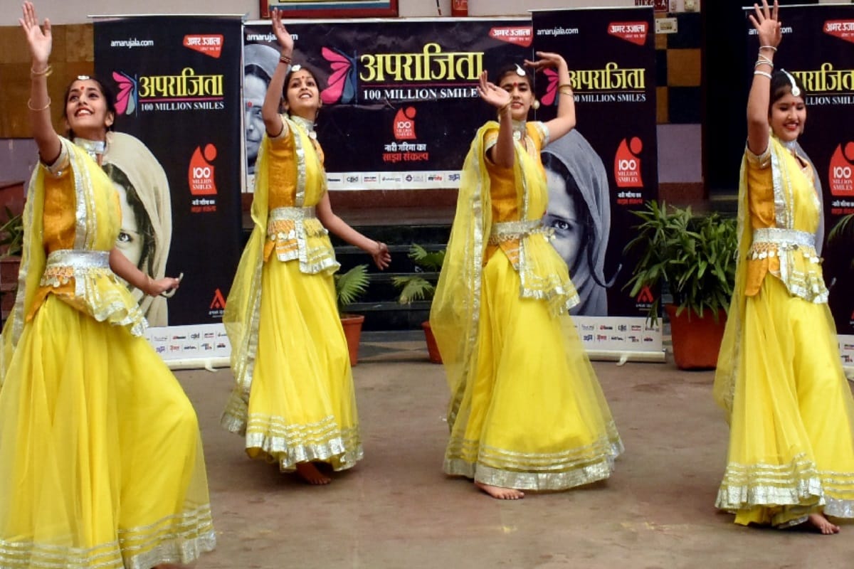girls student dance performance in meerut will steal your heart on Basant panchmi