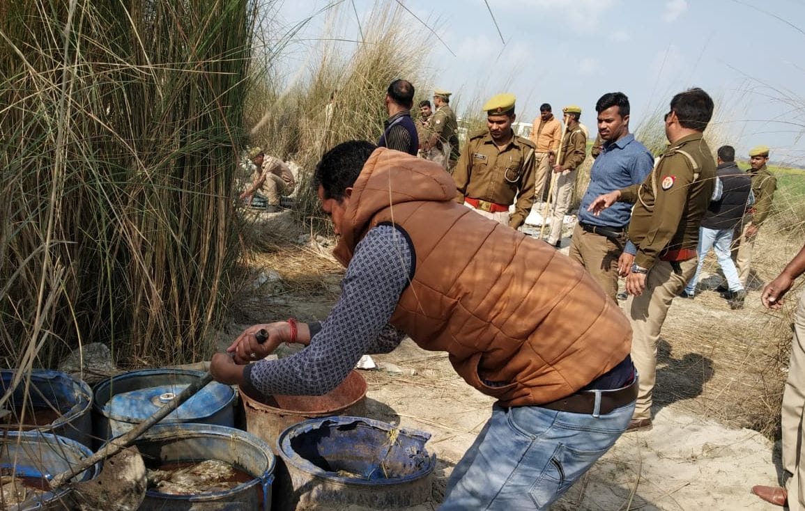 छापामारी में 3000 लीटर कच्ची शराब बरामद