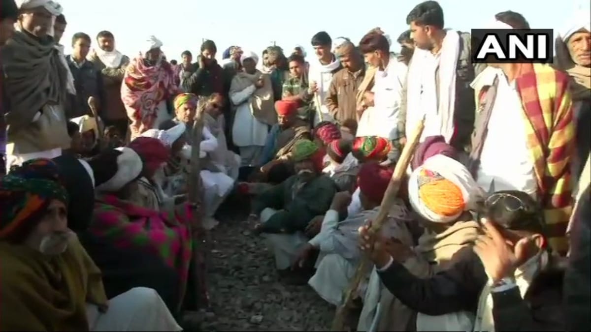 Three trains will not run till tomorrow due to Gujjar movement