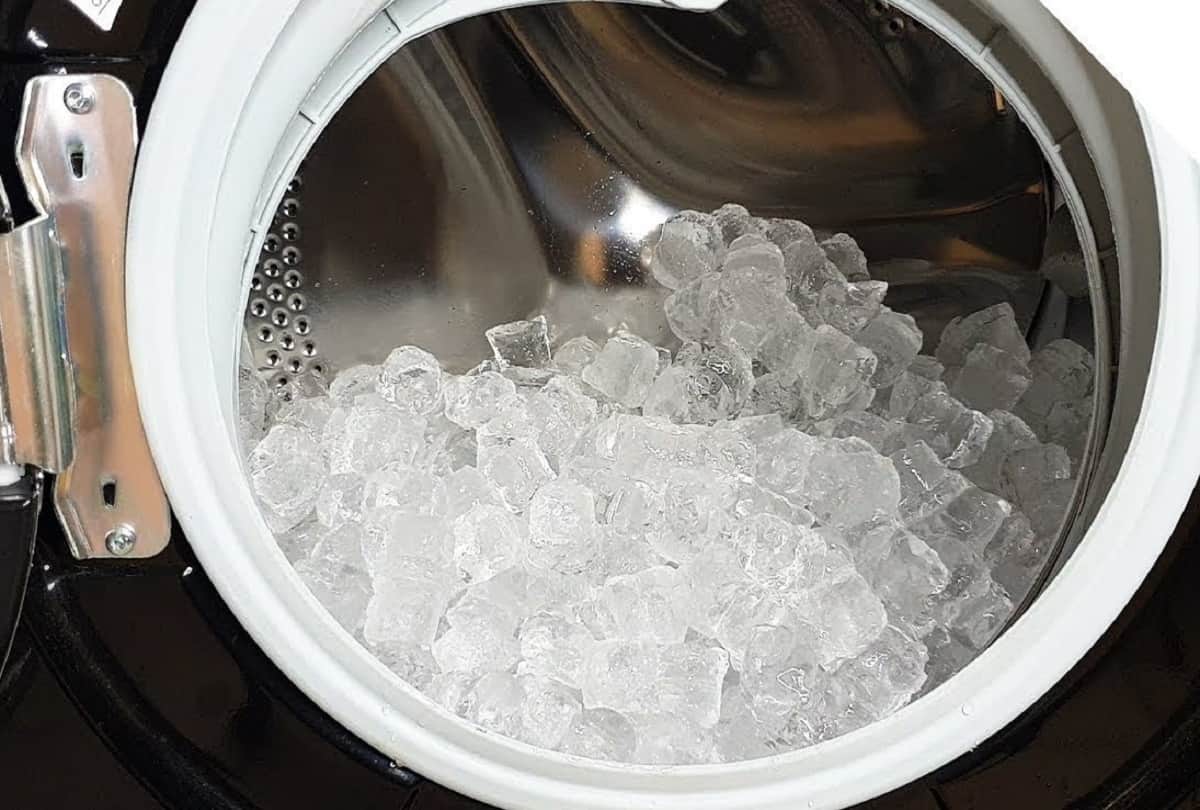 woman always put ice cubes with clothes in washing machine dryer for drying cloths