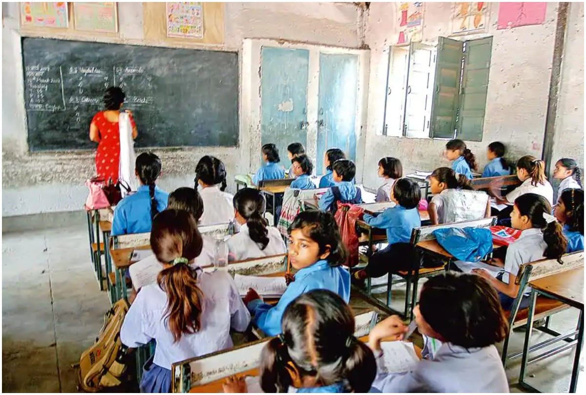 Three lakh more girl students enrolled in schools as compare to boys in Uttar Pradesh