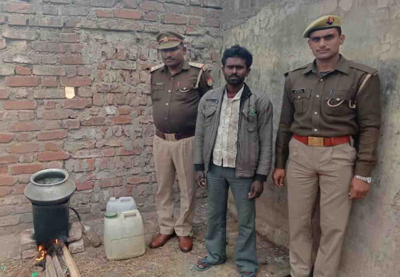 illegal liquor case in banda
