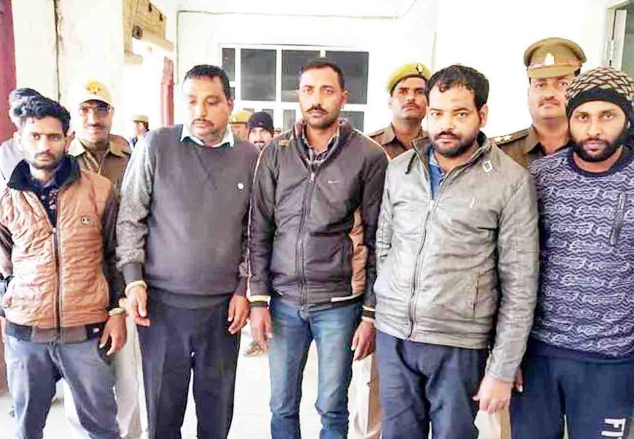 police caught four hundred eighty boxes of adulterated liquor in sachendi kanpur
